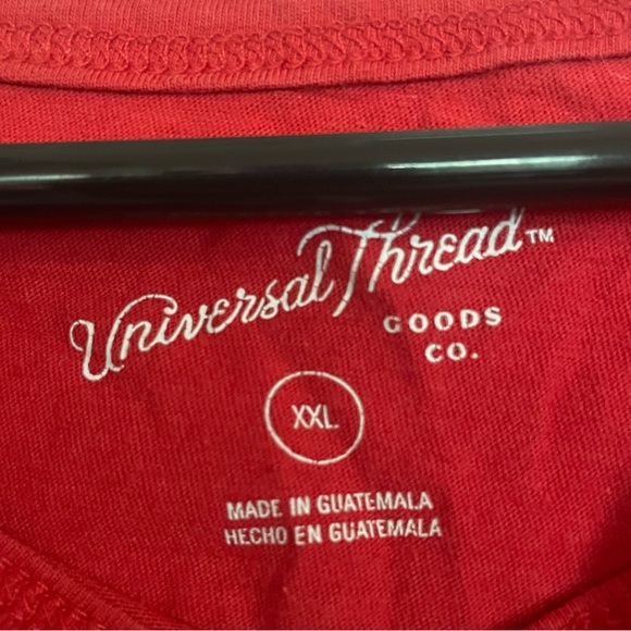 Red t-shirt - Picture 2 of 2